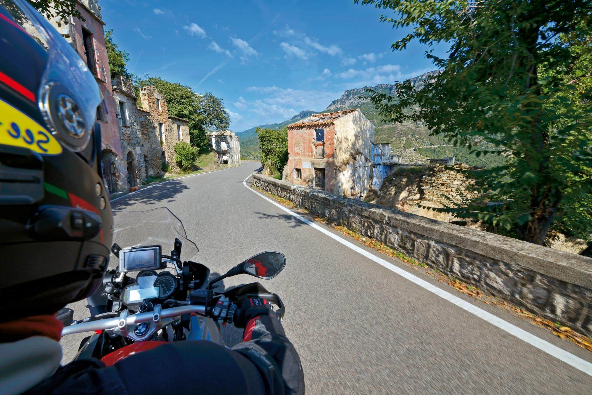 hotel_per_motociclisti_sardegna_parcheggio_coperto_custodito