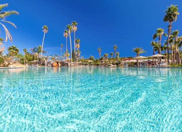 hotel-con-piscina-tropicale-acqua-di-mare-sardegna