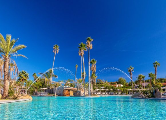 hotel sul mare con piscina in sardegna